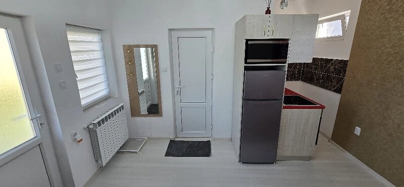 Eroii Revolutiei, Giurgiului, 5 min. de metrou, in vila, tv, ac, totul nou